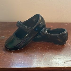 Girls tap shoes